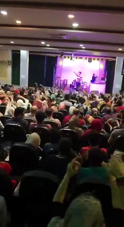 شادی و خنده فقط در معین شو تلف...