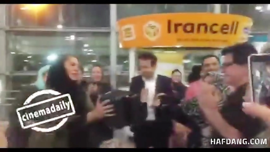 نخل طلای کن در فرودگاه به دست جعفر پناهی رسید