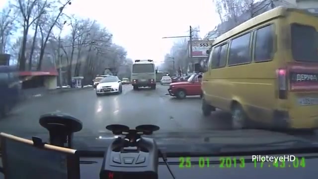 Horrible accident !! Car Crash Compilation 2013 (Do not Watc دکتر پوست