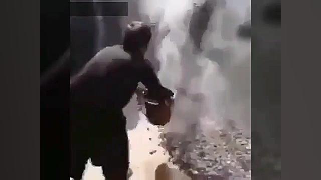 نماز خواندن روی ذغال گداخته در پاکستان رانولازین