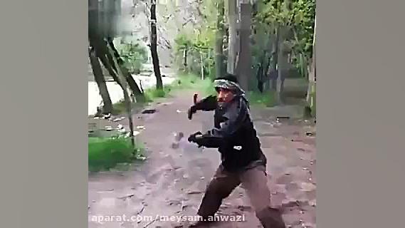 قاتل بروسلی پیدا شد ! کلیپ طنز زمان30ثانیه
