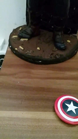 ریویو ی کاستم مجسمه ی کاپیتان...