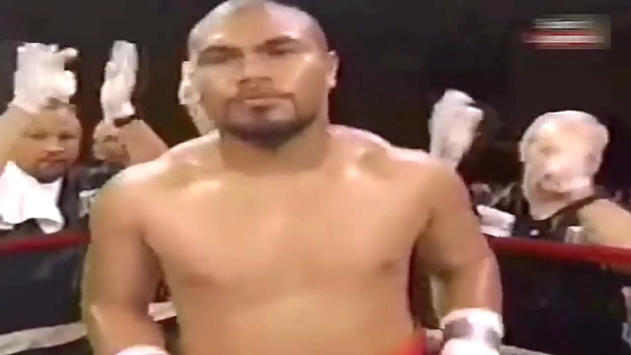 ناک اوت های David Tua روکش دندان