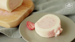 رولت سفید توت فرنگی Strawberry...
