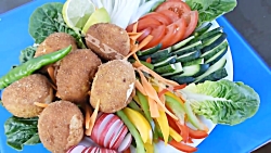 تخم جوش داده با آرد سوخاری