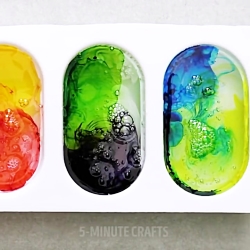 25 MAGICAL DIY SOAP AND BATHRO...