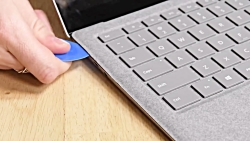 تعمیر پذیری سرفیس لپ تاپ 2