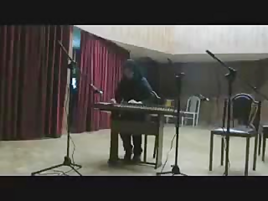 تکنوازی ساز قانون درسا سادات موسوی مدرس قانون آموزشگاه موسیقی فریدونی1.mp4