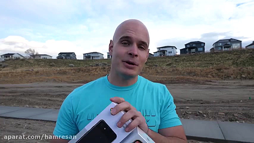 مقایسه تست پرتاب دو گوشی iPhone XR با Google Pixel 3 دست و پا چلفتی