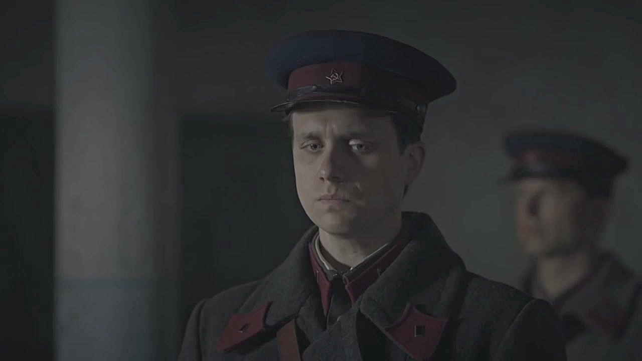 فیلم درام تاریخی خاکسترها زیر برف ASHES IN THE SNOW 2019 زمان119ثانیه