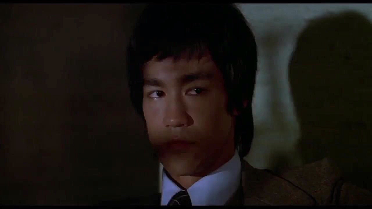 بروسلی  > اژدها وارد میشود  _  Enter the Dragon زمان4890ثانیه