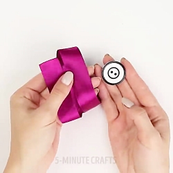 12 EASY CRAFTS WITH RIBBONS 