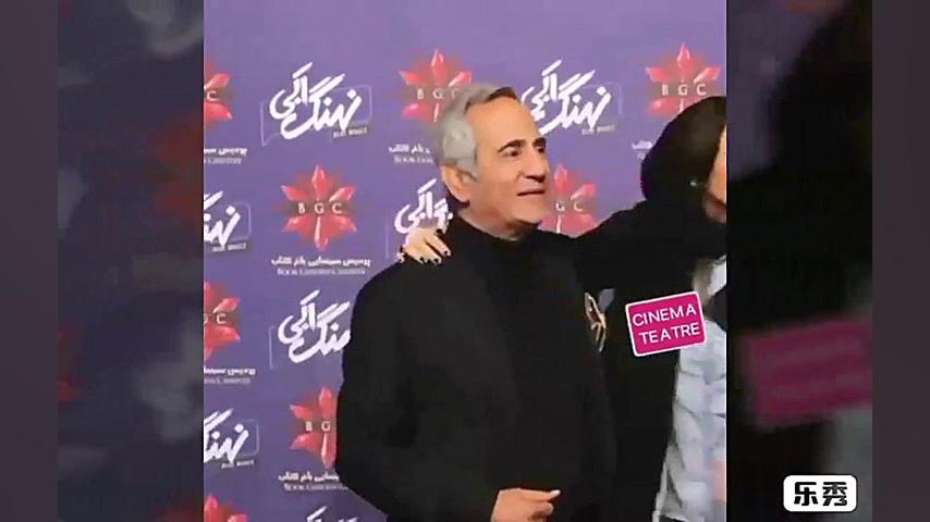 بوسه های نیکی مظفری به صورت مجید مظفری در اکران فیلم نهنگ آبی زمان28ثانیه