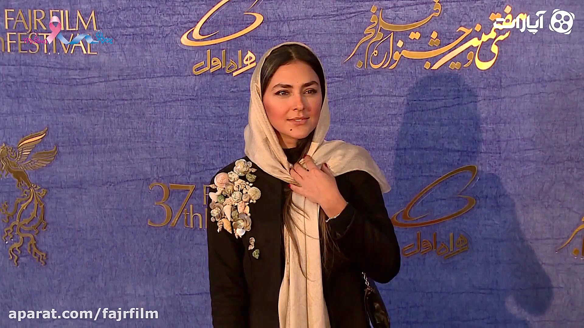 هدی زین العابدین روی فرش قرمز پای پتی
