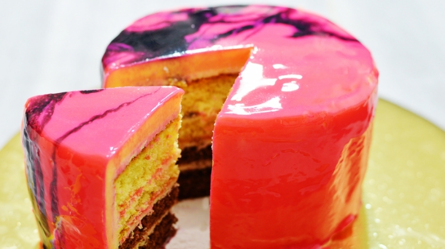 آموزش پایه ای و اصولی روکش براق کیک، کیک آینه ای، کیک براق بلیچینگ