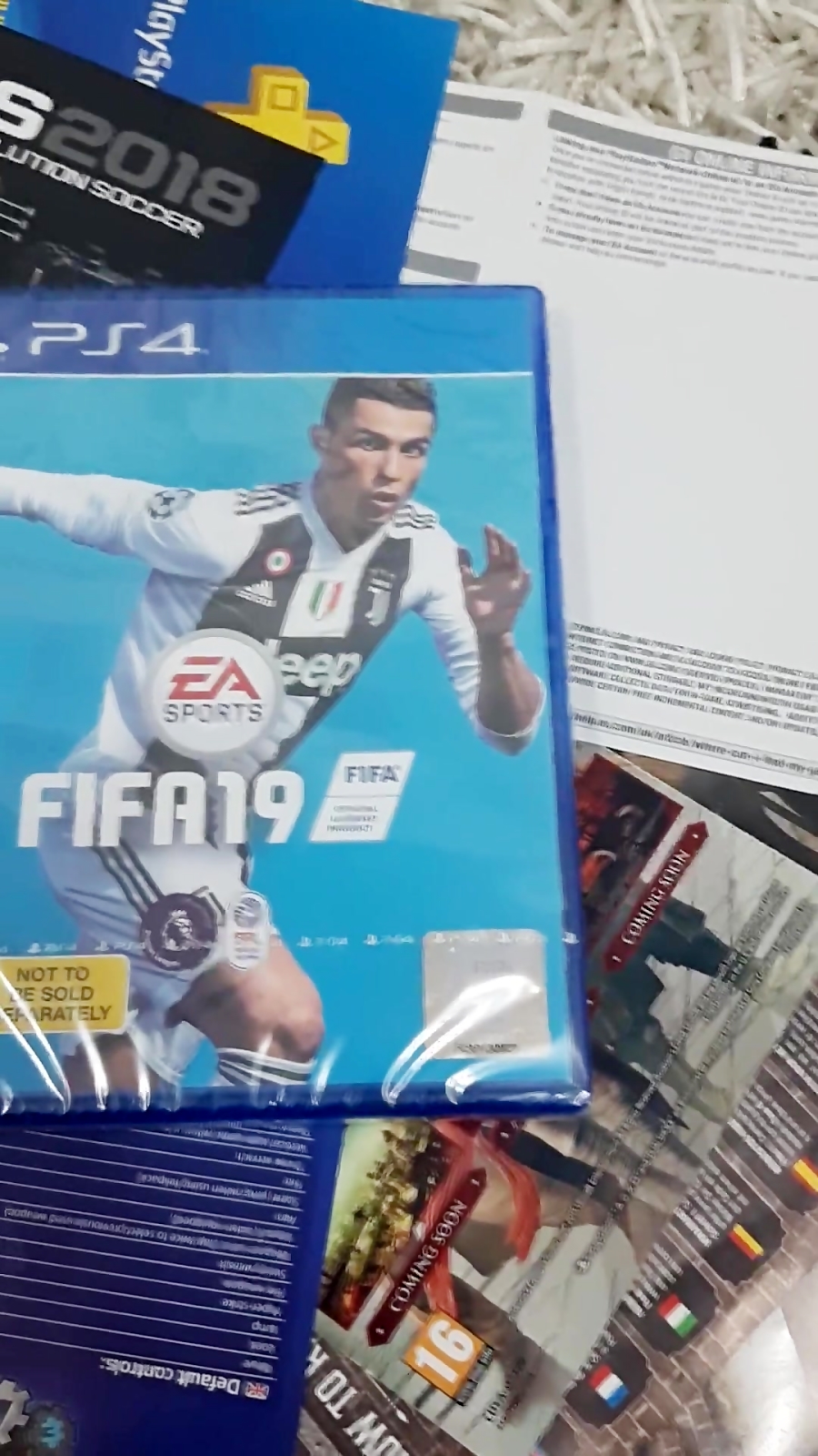 انباکسینگ بازی FIFA19 برای PS4