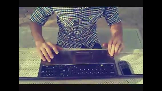 فیلم کوتاه اینترنت رایگان و استفاده از وایرلس نا آشنا زمان286ثانیه