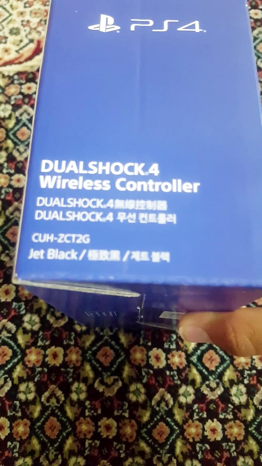 انباکسینگ DUALSHOCK4 نسل۲ برای PS4
