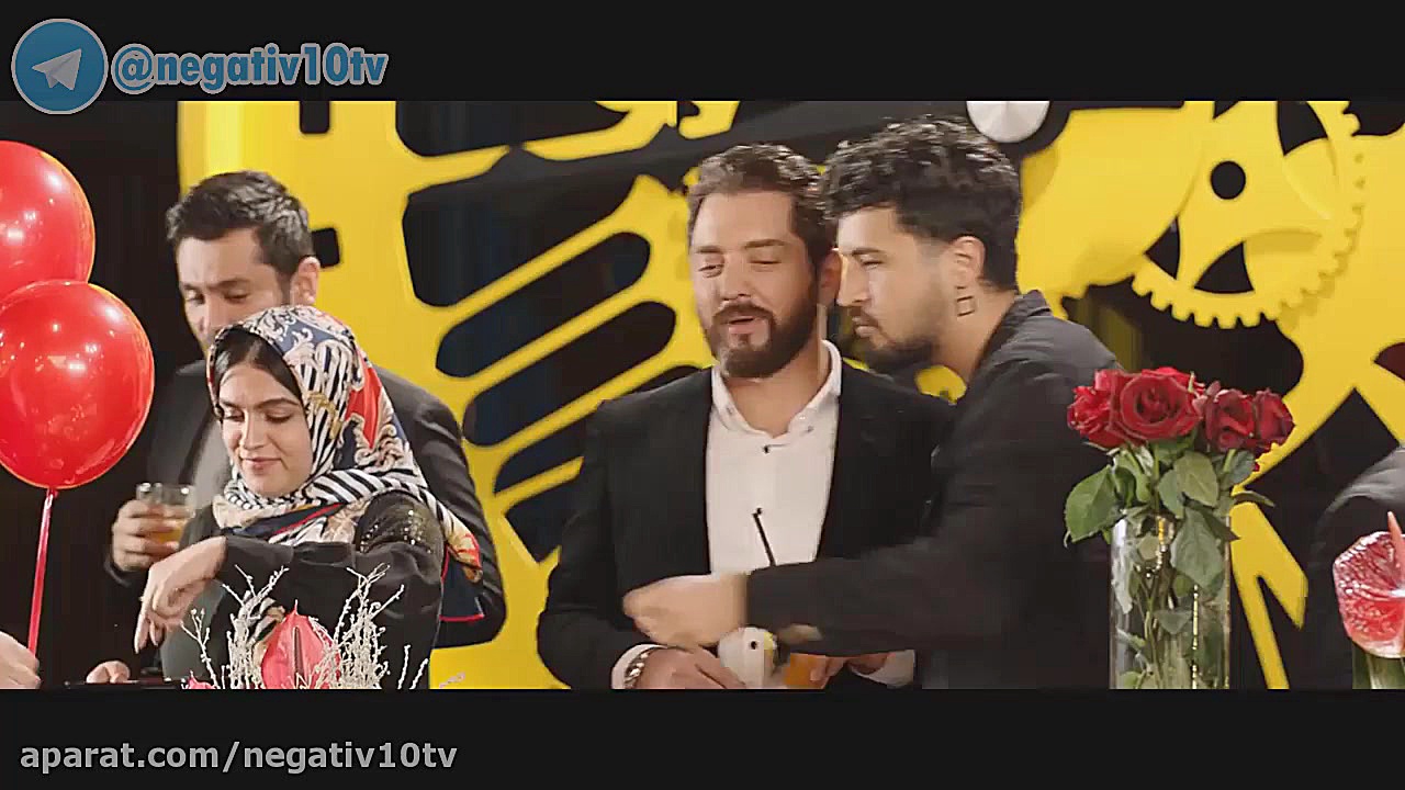 جشن تولد بهرام رادان در سریال رقص روی شیشه قسمت2 زمان518ثانیه