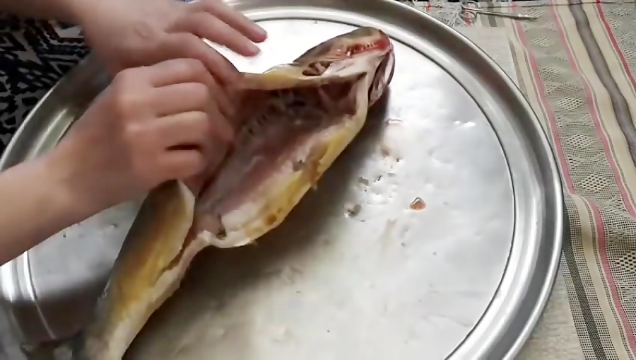 آموزش ماهی شکم پر به سبک آذری داخل فر مناسب سیزده به در