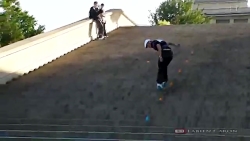 پایین آمد از پله ها با اسکیت