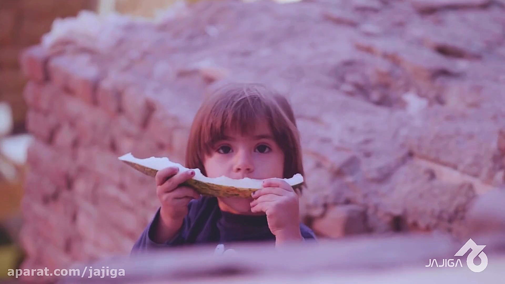 پوستر کوچک