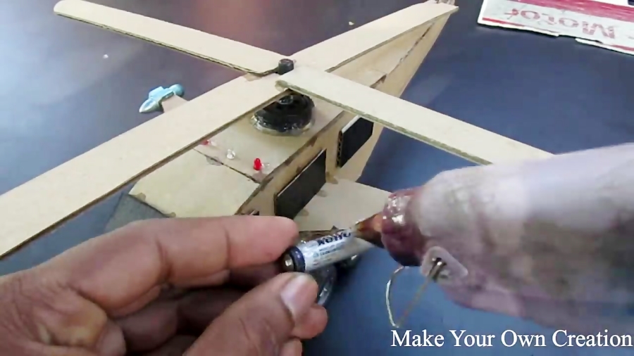 How to make a cardboard Helico...