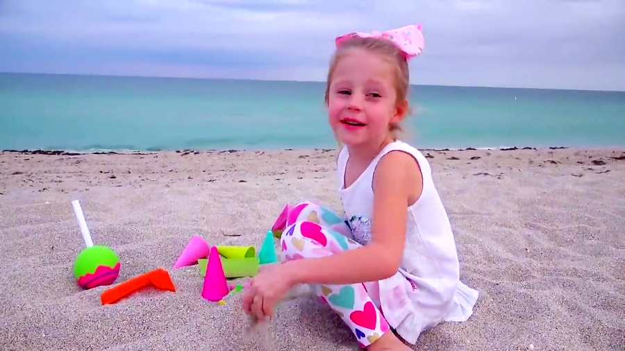 استیسی و بابایی به ساحل میرن