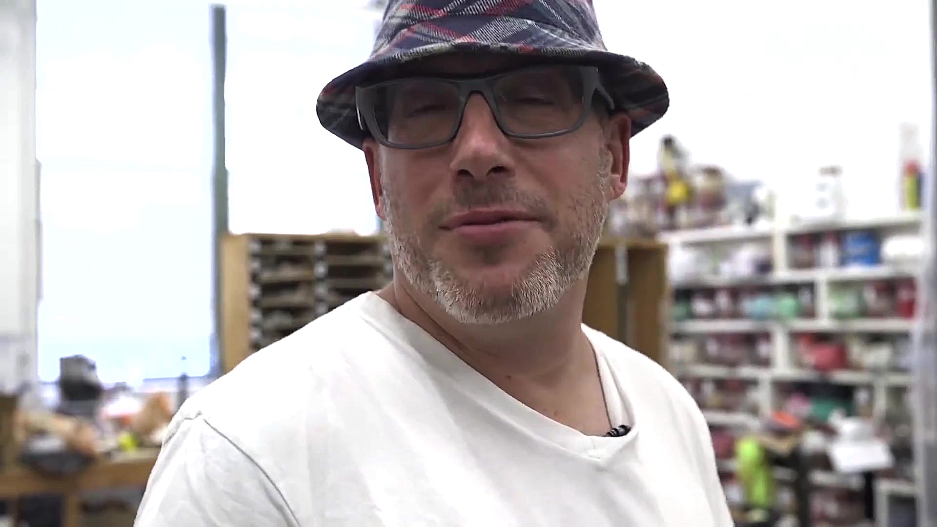 نقاشی بر نایلون‌های حبابی زمان201ثانیه