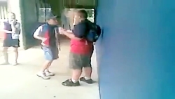 اعتماد به نفس پسره خیلی باحاله...