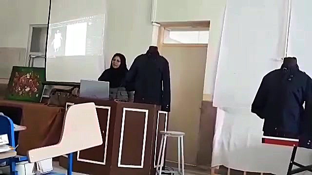 خانم خلیلی:
معرفی و کار با نرم افزار طراحی لباس و الگوسازی مانی زمان231ثانیه