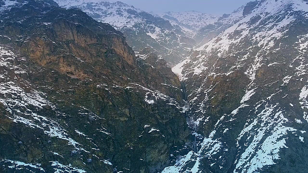 فیلم هوایی از زیباترین مناطق توچال و تهران زمان364ثانیه