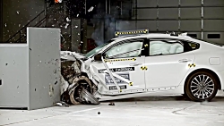 تست تصادف کیا کادنزا