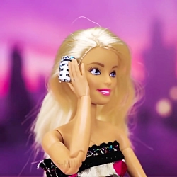 23 MINIATURE BARBIE ACCESSORIE...