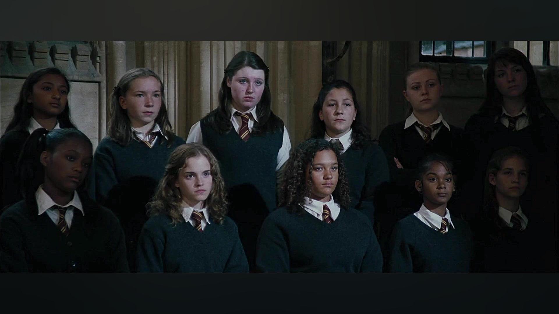 دانلود فیلم هری پاتر و جام آتش Harry Potter and the Goblet of Fire 2005 دوزبانه زمان9425ثانیه