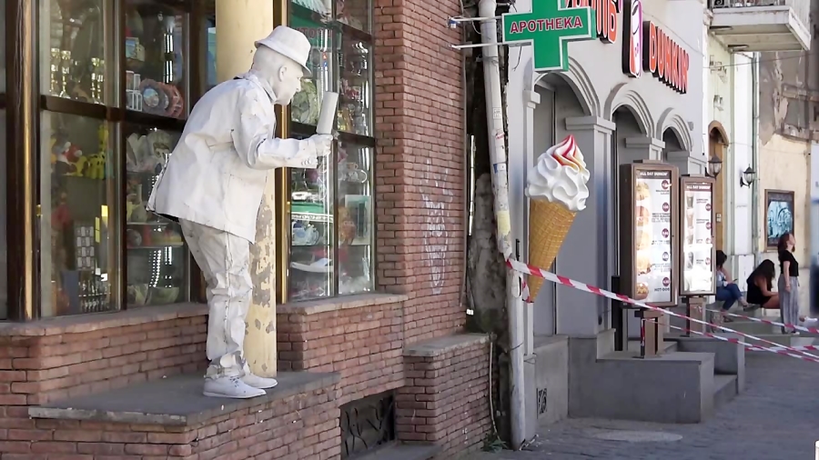 دوربین مخفی خیلی خنده دار Scary Human Statue Prank 2019