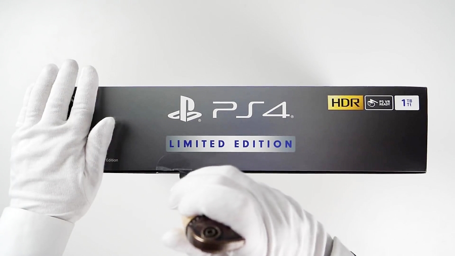 آنباکسینگ کنسول PlayStation 4 Days of Play Limited Edition