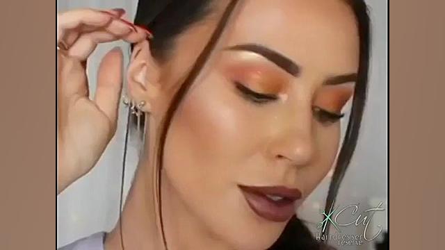 آموزش آرایش لب و خط لب زمان42ثانیه