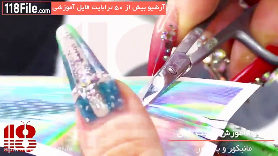 آموزش گام به گام کاشت ناخن - www.118file.com