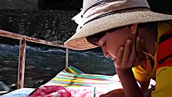 لذت نقاشی و خطاطی (ایمان قمری )کنار رودخانه کردان،روستای برغان.