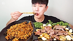 چالش غذا خوردن  نودل و بيف