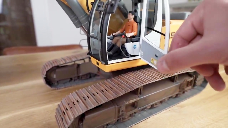 amazing rc excavator