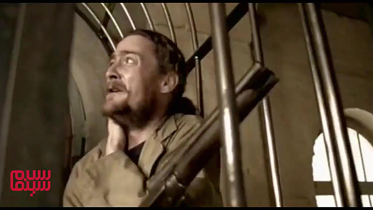 آنونس فیلم «قفل، انبار و دو بشکه باروت Lock, Stock and Two Smoking Barrels» زمان30ثانیه