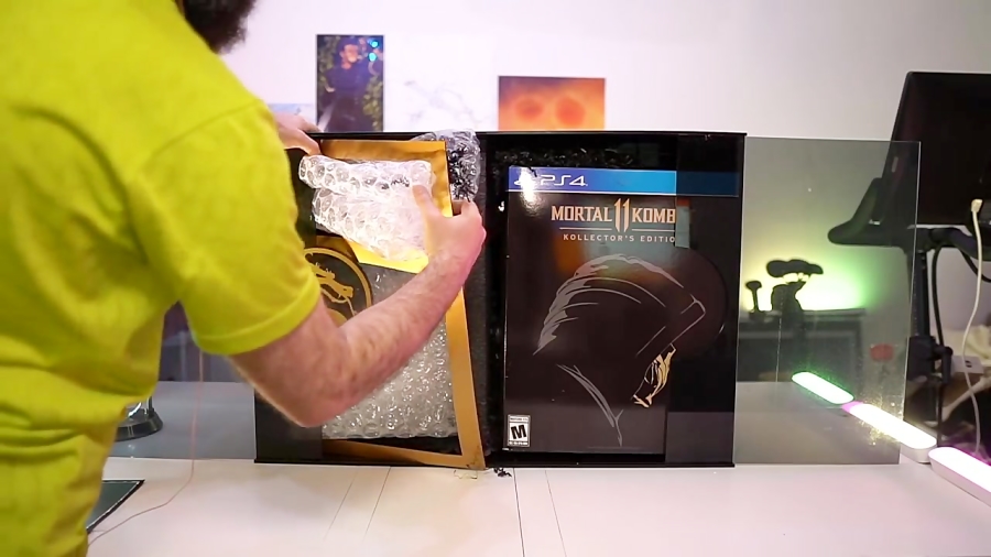 انباکسینگ mortal kombat 11 kollector edition