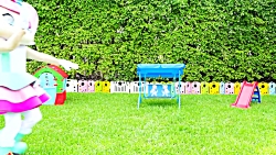 ولد و گریه عروسک بازی با اسباب...