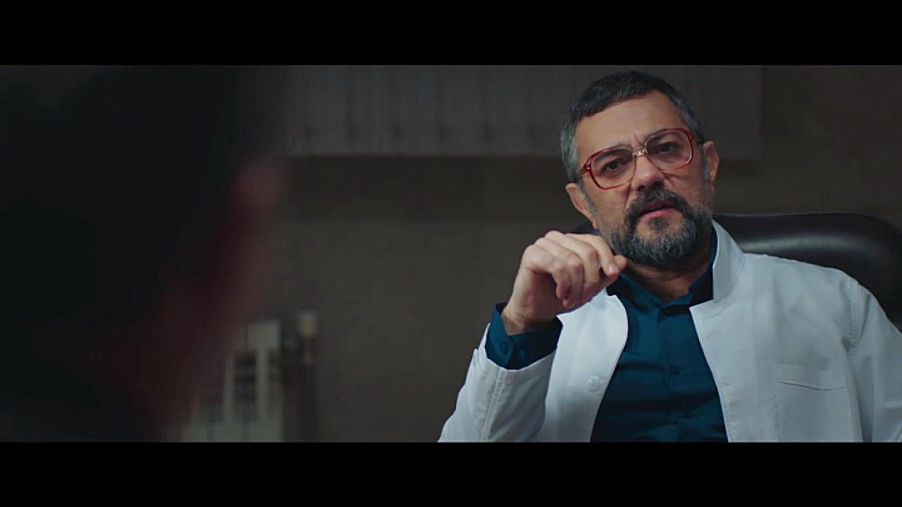 نماهایی از قسمت هفدهم سریال نهنگ آبی - Blue Whale Series 17 زمان98ثانیه