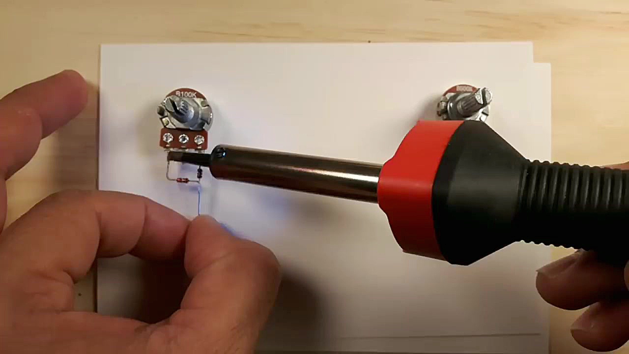 555 PWM. Simple Circuits. ChIP-Chip