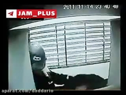 سرقت وحشیانه مقابل دستگاه خودپرداز