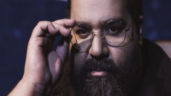 موزیک ویدئو &laquo;رضا صادقی&r...