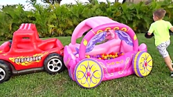 دیانا با كالسكله بادی اش بازی...